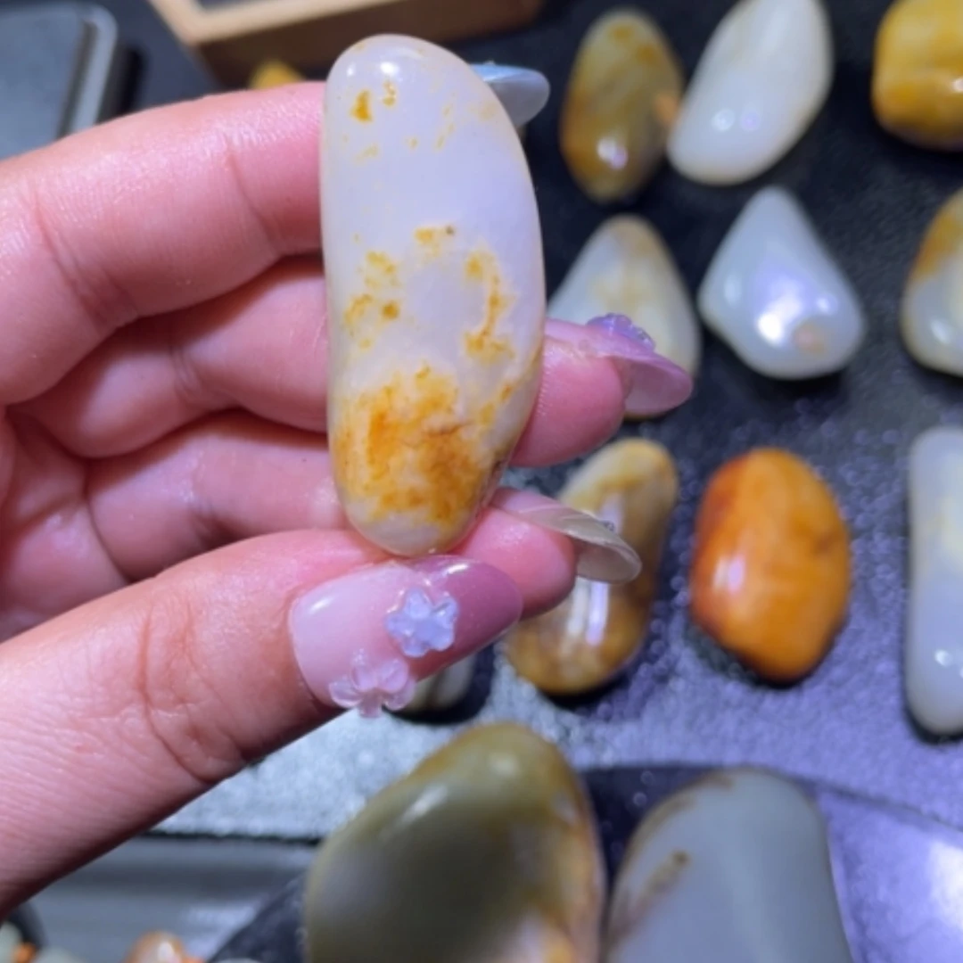 【闪购商品】和田玉未镶嵌颈饰我****坡