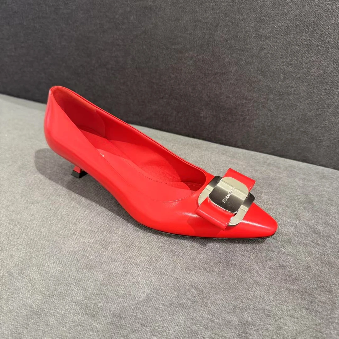 未使用 FERRAGAMO/菲拉格慕 女鞋蝴蝶结低跟单鞋红色