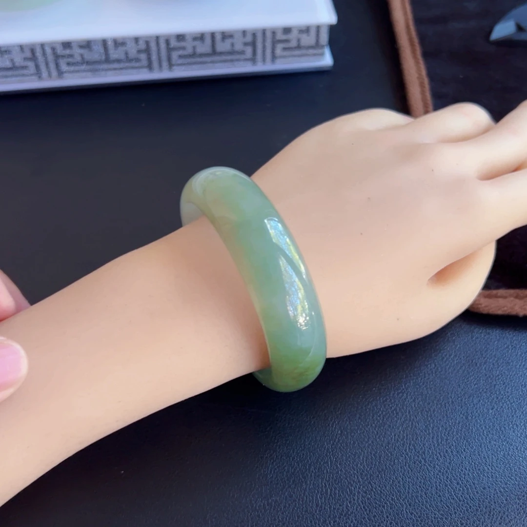 翡翠未镶嵌手镯圈口57/58