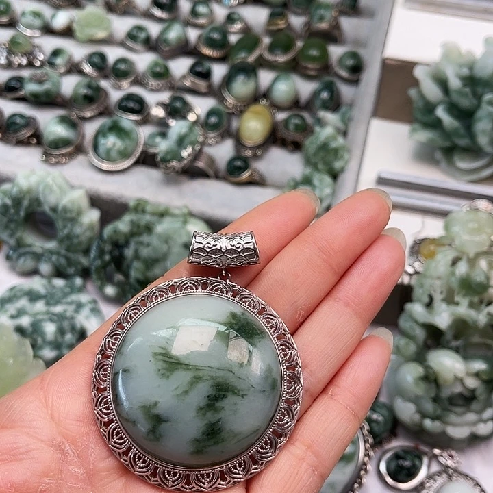 透闪石-蛇纹石玉颈饰未镶嵌六***u