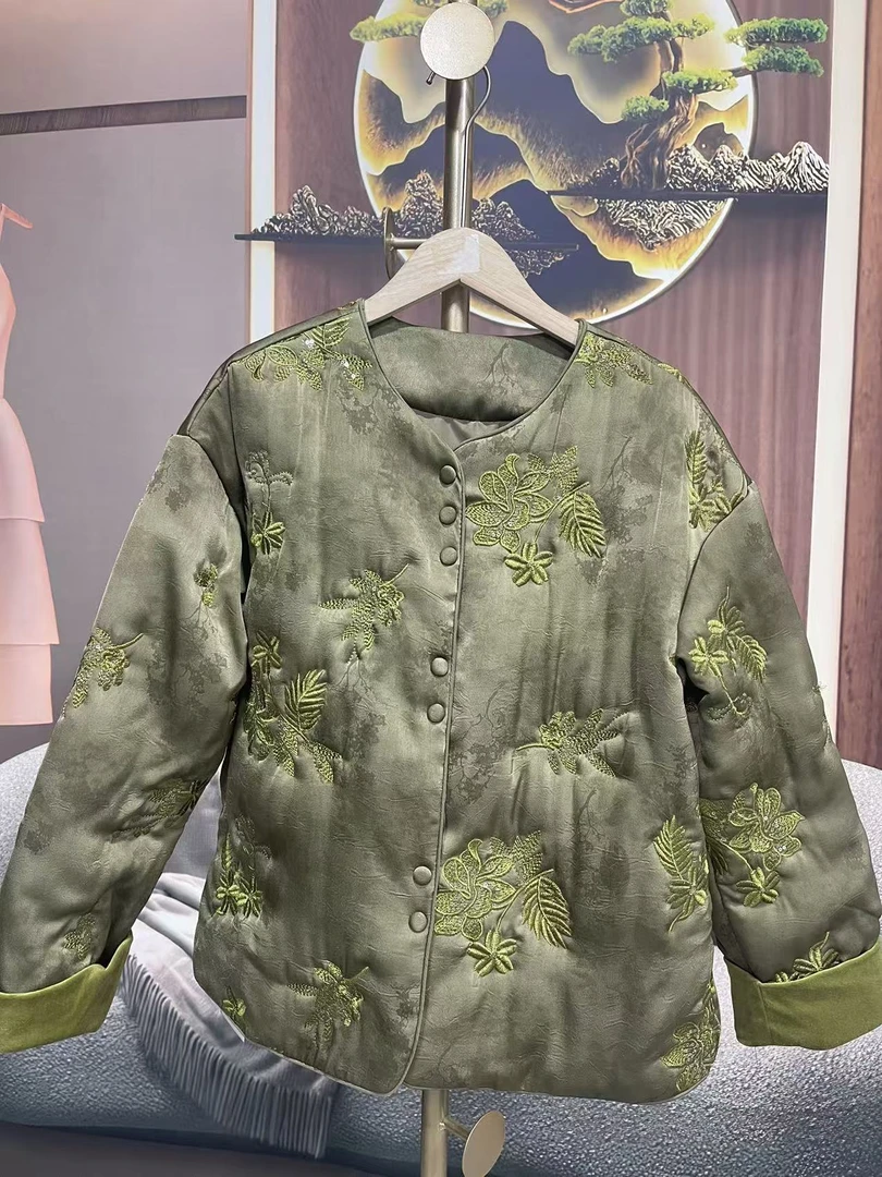 8417保暖圆领厚款刺绣常规袖棉衣棉服秋冬冬季上衣中国风