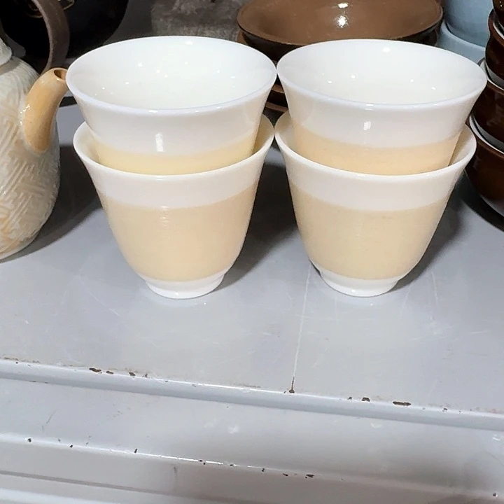 主人杯一个，瓷。。品茗