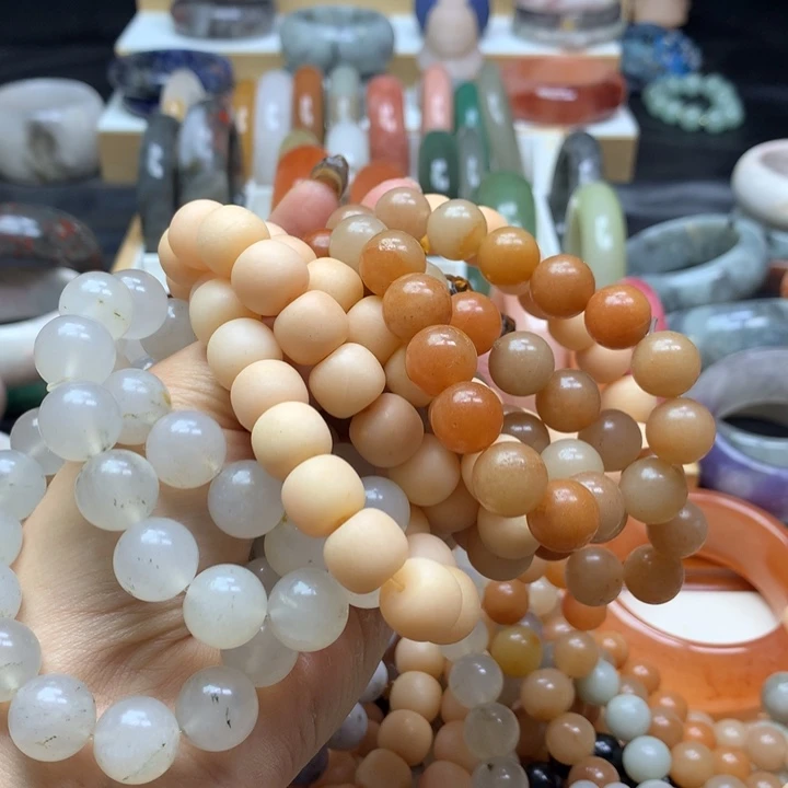 未镶嵌手镯石英质玉