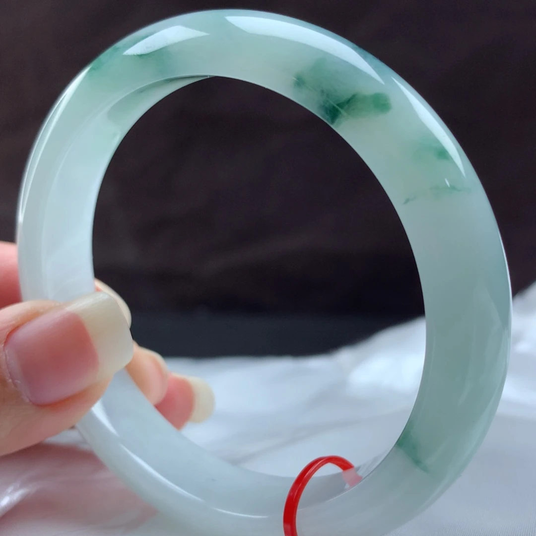 翡翠手镯未镶嵌96737，