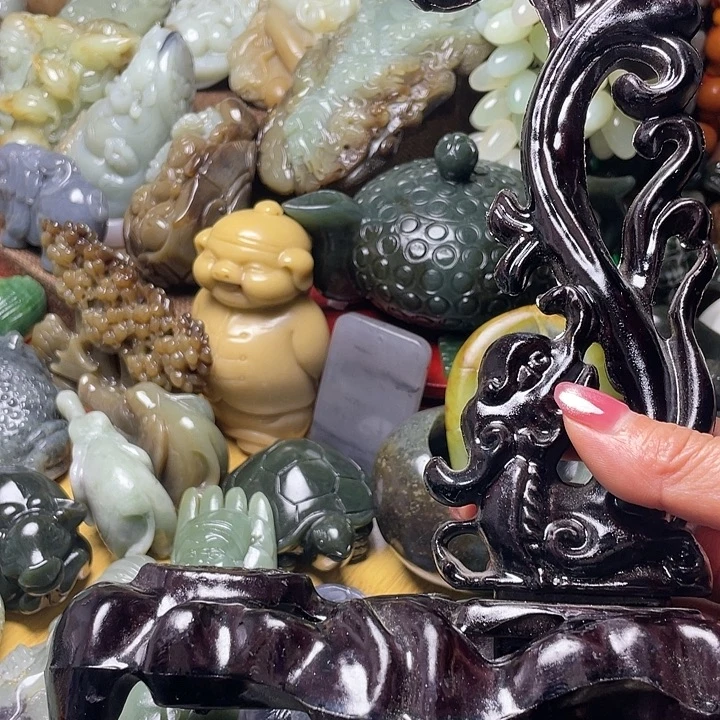 夜***声和田玉未镶嵌颈饰