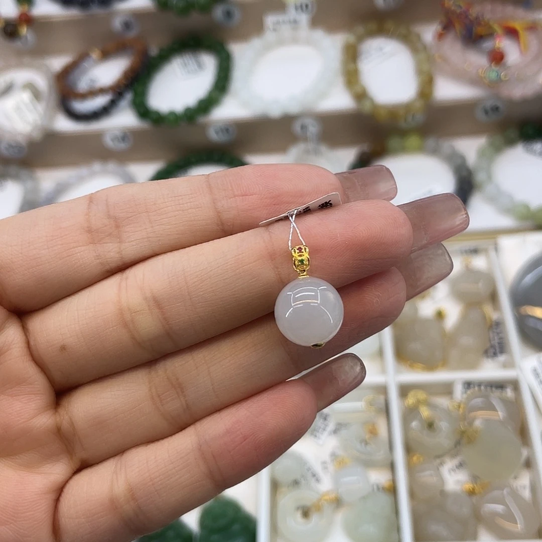 A***i和田玉18K金镶嵌吊坠(不含链)