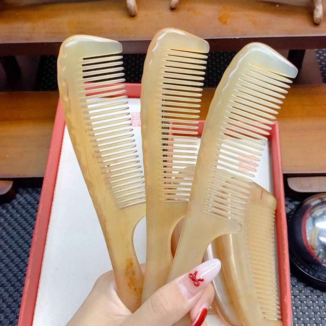 纯手工制作纯牛角梳子