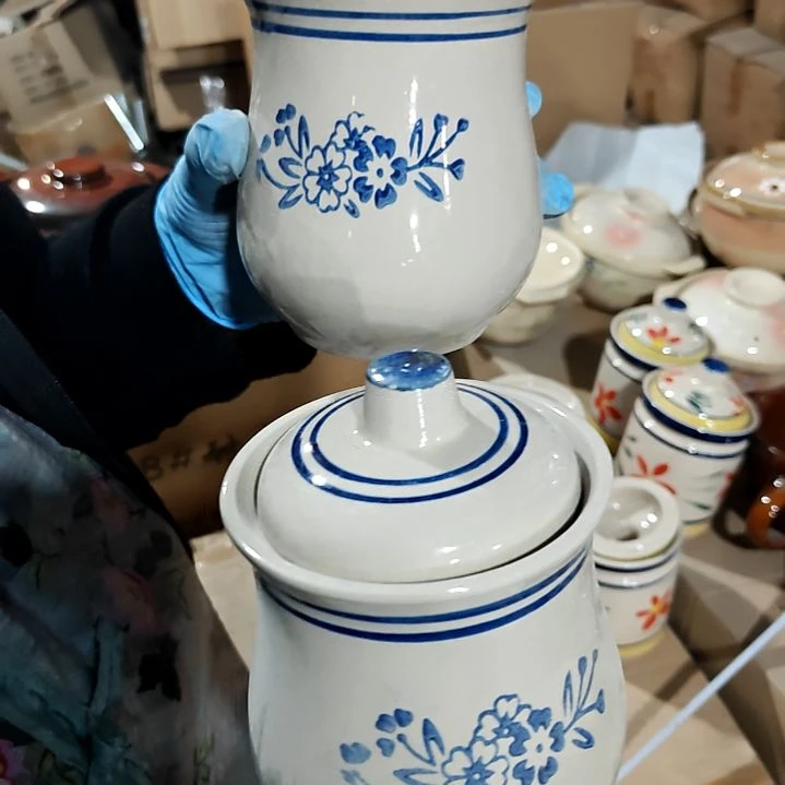 摆件盘子碗茶壶啥都有