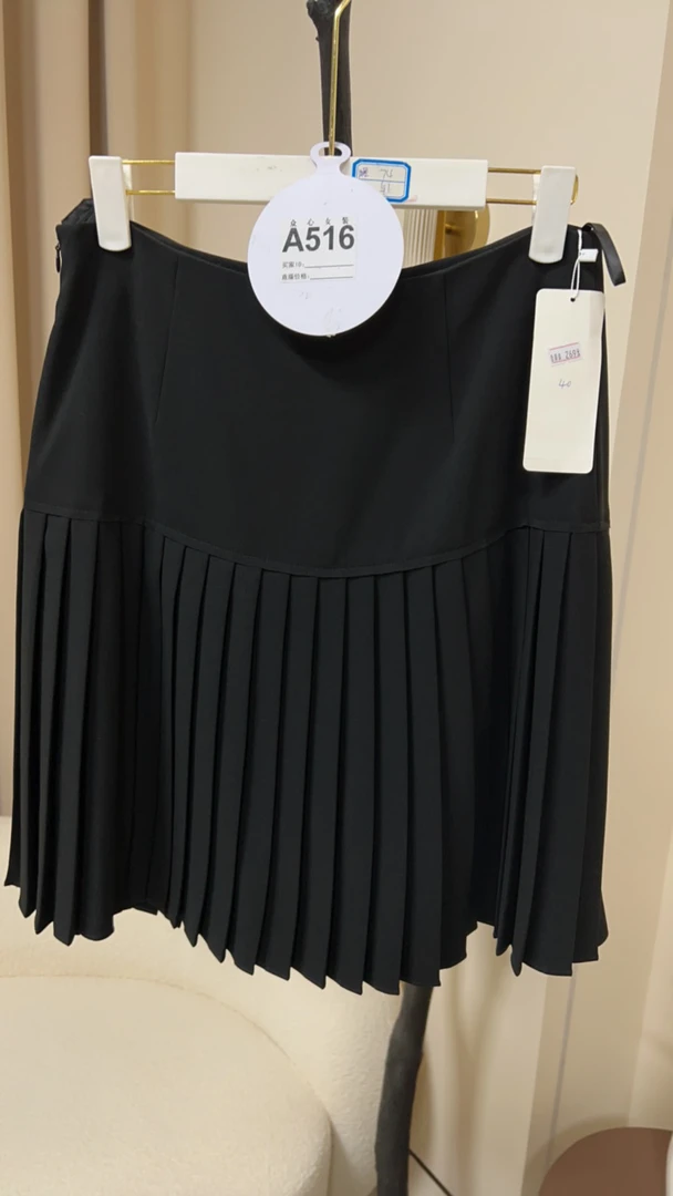 （516）众心服饰-非主图款女装-以主播展示介绍为主-轻奢气质服装