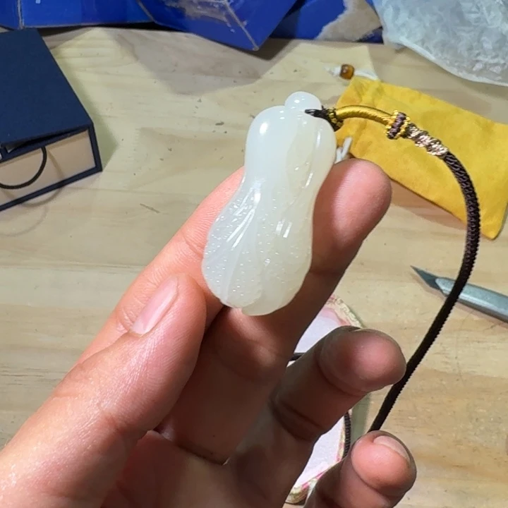 未镶嵌和田玉（糖玉）挂件