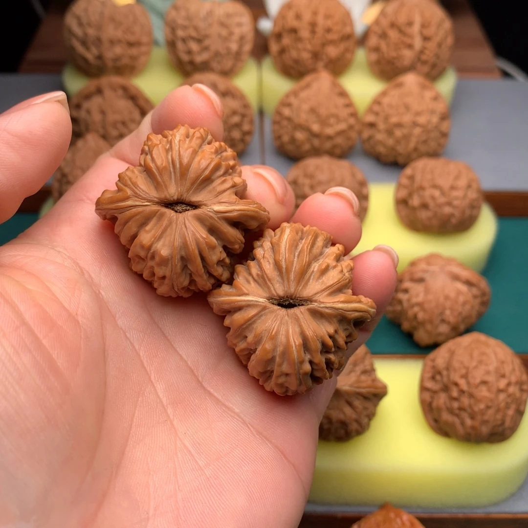 刘***军文玩核桃吊坠平谷楼37