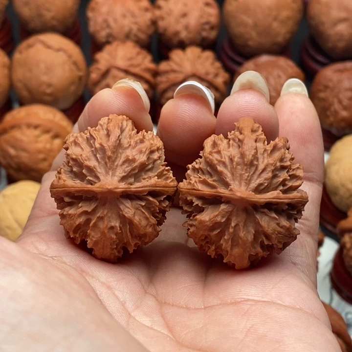 核桃精品文玩核桃手捻灯笼