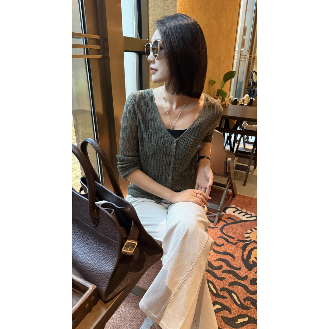【黑黑家】夏季女款经典法式V领镂空设计显瘦时尚针织开衫上衣