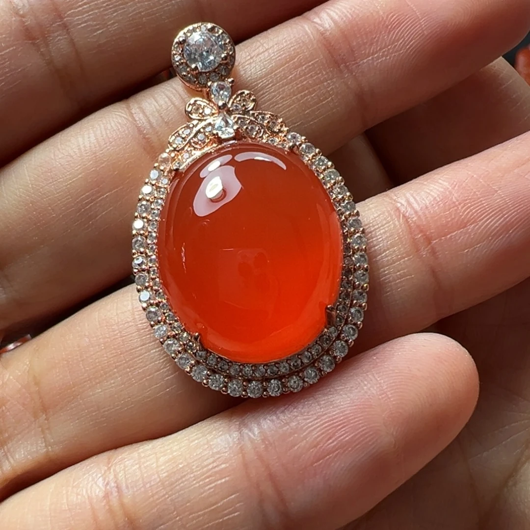 南红玛瑙合金吊坠