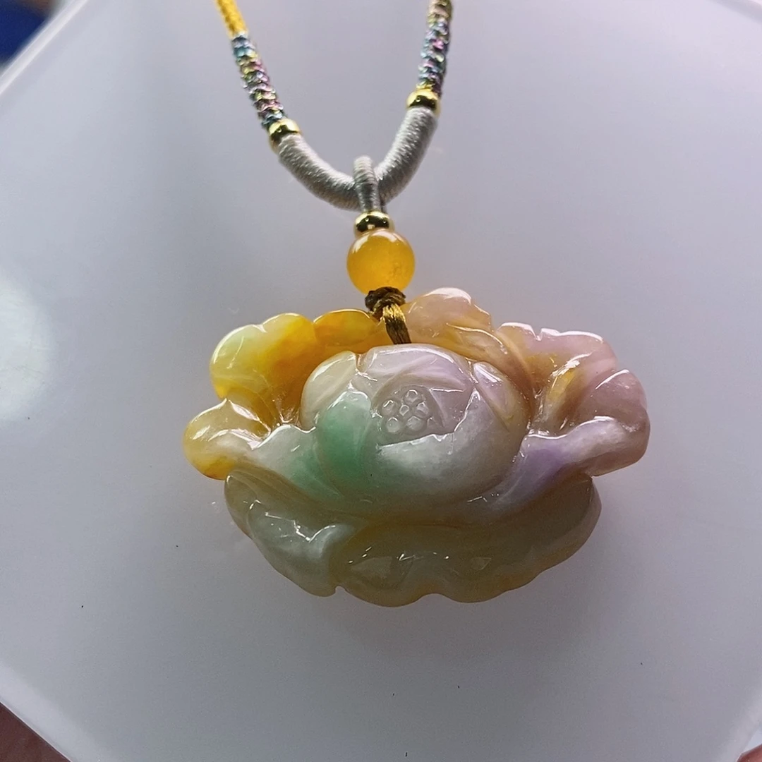翡翠未镶嵌吊坠(赠链)