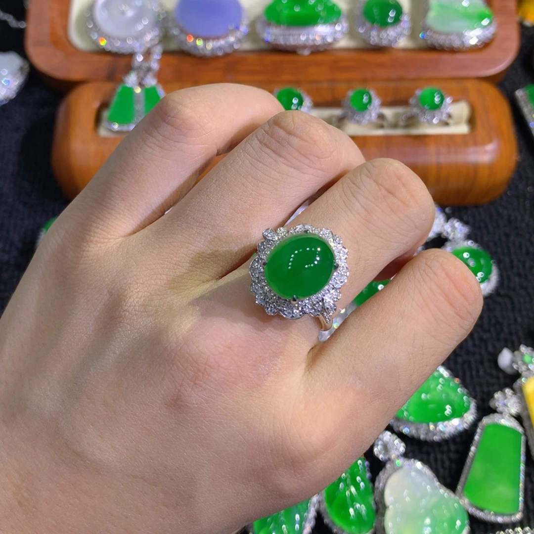 翡翠18K金镶嵌戒指8888888