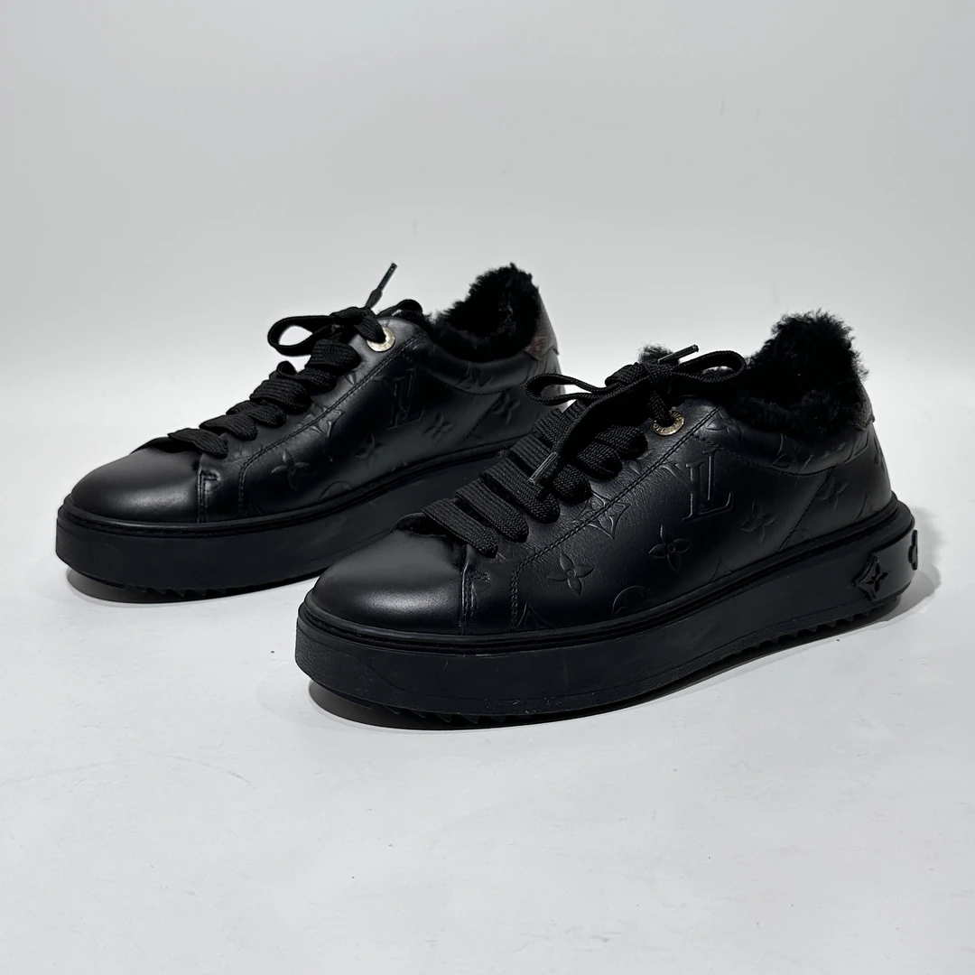95新 LouisVuitton/路易威登 36.5码 黑色时尚毛毛松糕鞋/ML80517
