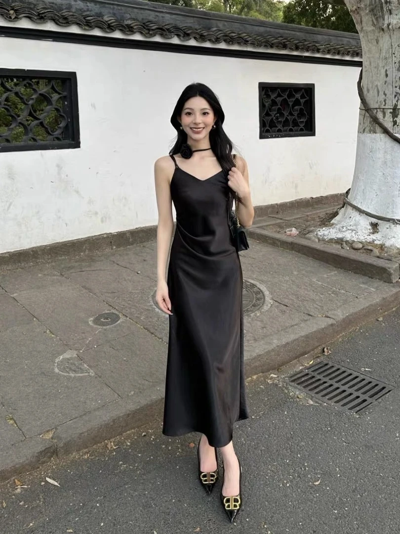 法式设计感连衣裙女吊带裙长款春夏气质裙子Q52LQ272