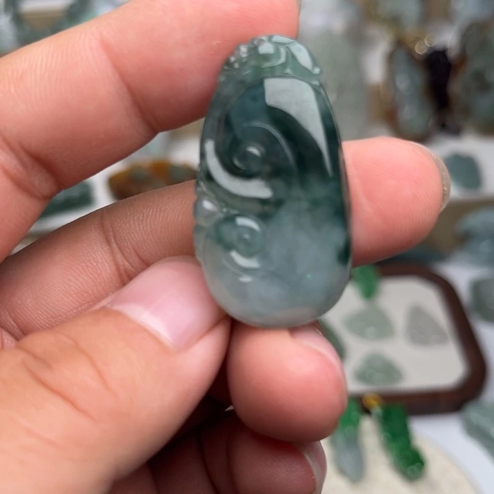 颈饰未镶嵌翡翠如意