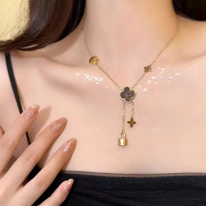 铜合金项链  同心锁钛钢不掉色项链女法式小香风高级感颈链配饰