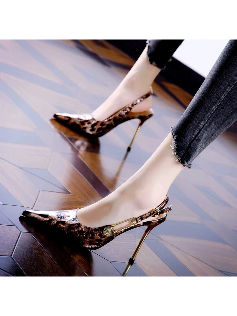 新款设计感金属扣尖头高跟鞋包头凉鞋气质后绊带豹纹细跟单鞋