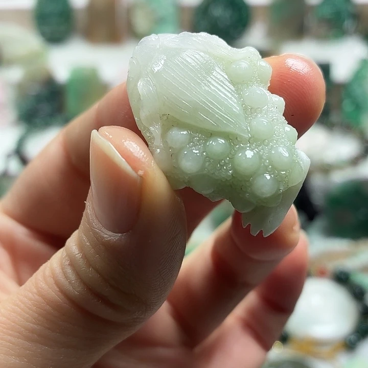 独山玉未镶嵌吊坠