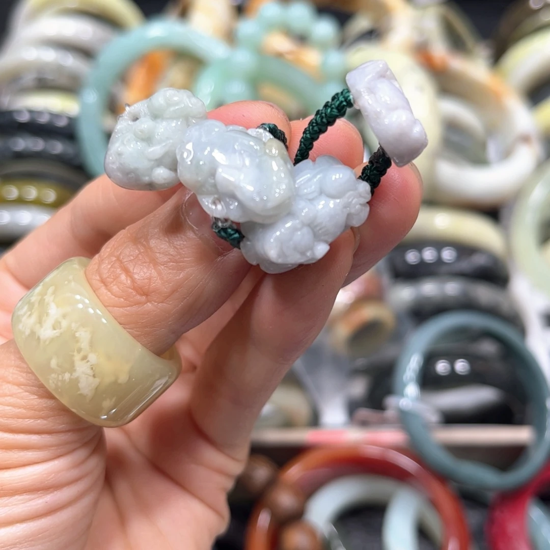 翡翠戒指未镶嵌翡翠