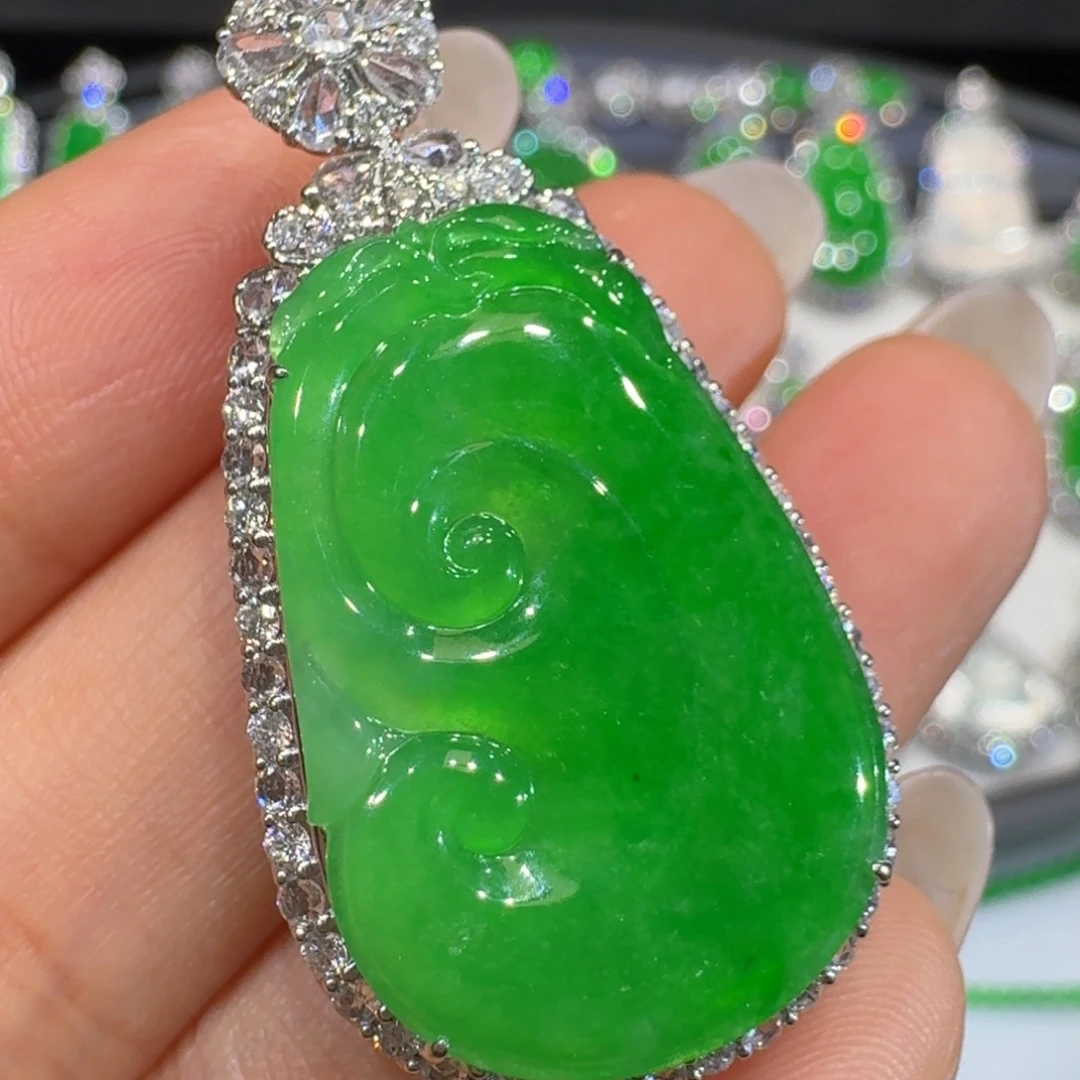 是***呀翡翠18K金镶嵌颈饰收到货48小时鉴赏期