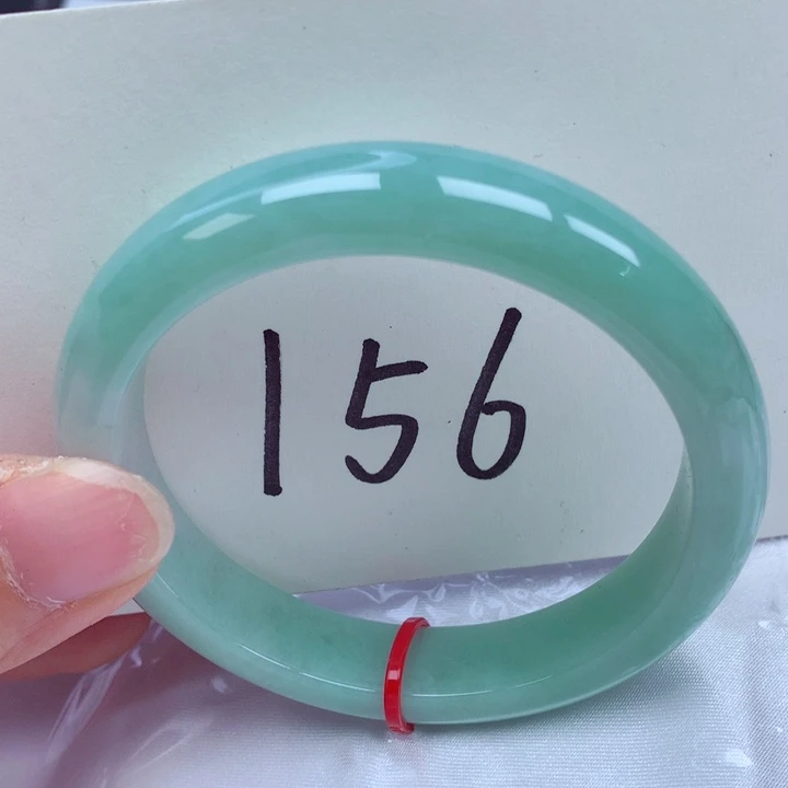 翡翠手镯未镶嵌翡翠