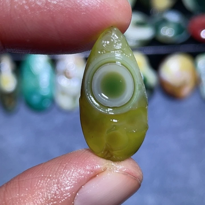 玛瑙/玉髓未镶嵌珠宝奇石