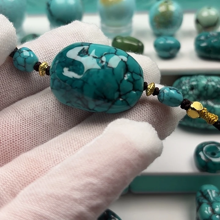 绿松石未镶嵌珠宝奇石