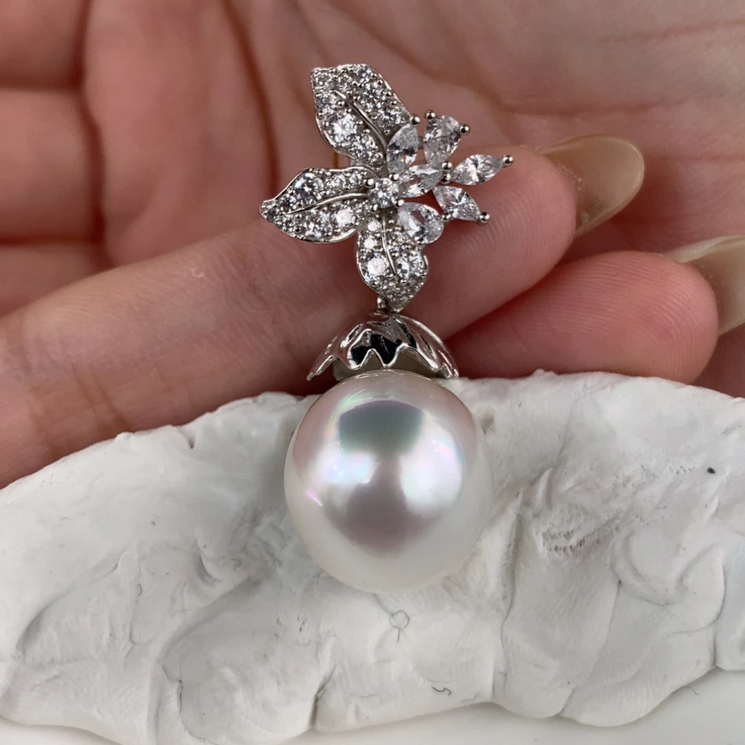 定制海水珍珠银S925镶嵌吊坠(不含链)澳白彩虹光13.9mm鸢尾花款