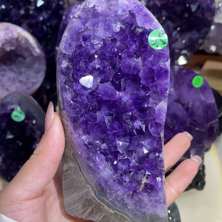 未镶嵌水晶大型摆件（非配饰）