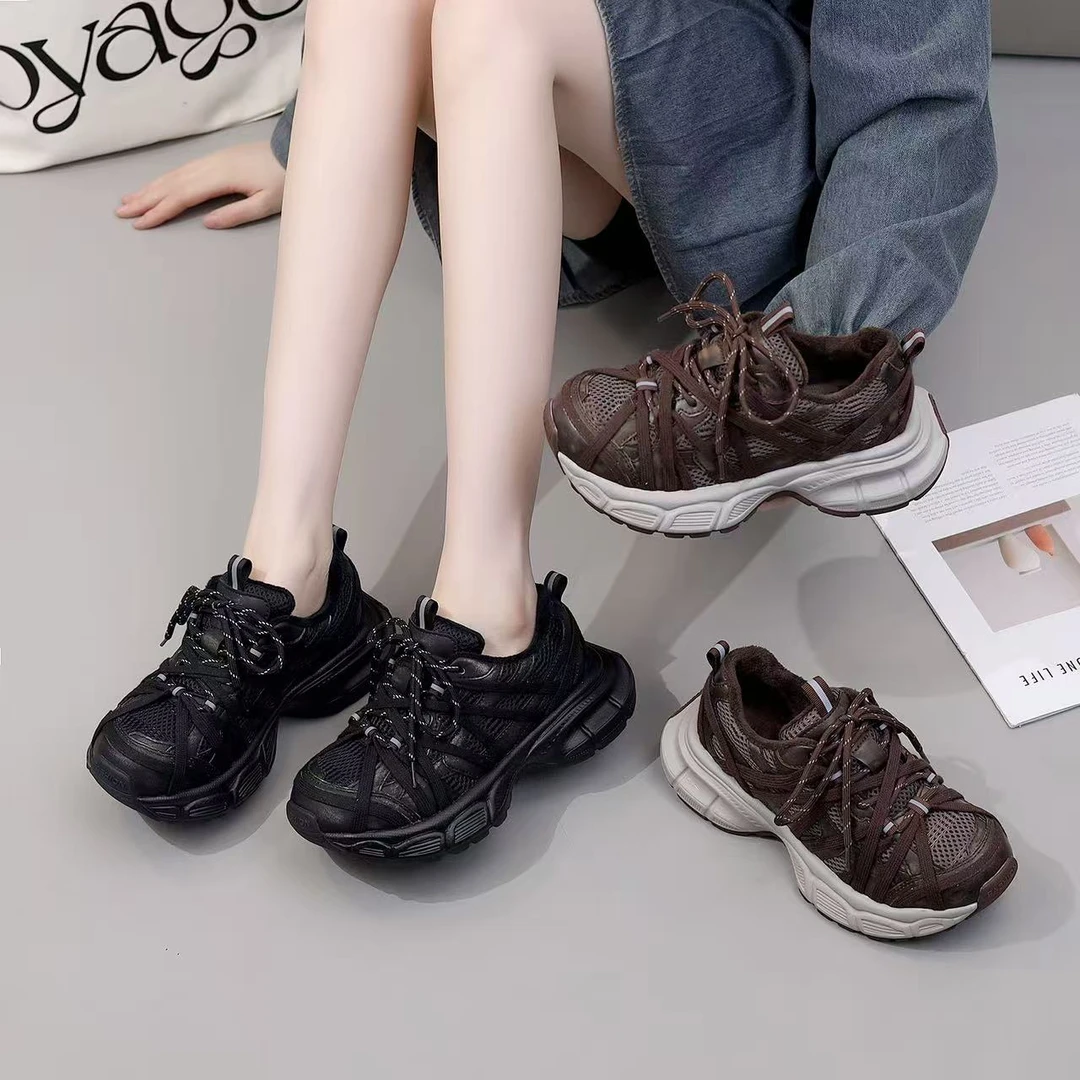 2025新款脚宽胖大码女鞋40一43秋冬低跟舒适休闲鞋加绒百搭老爹鞋