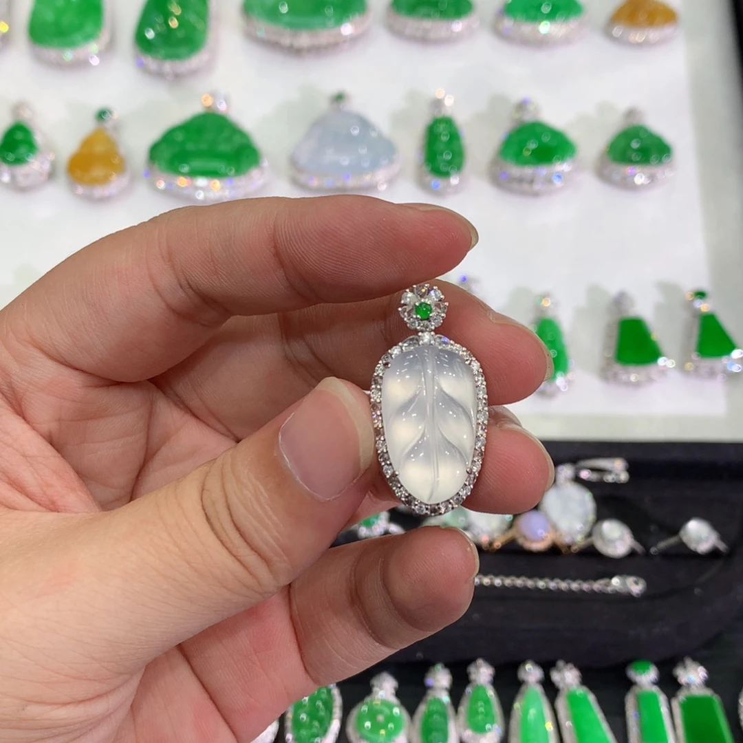 翡翠18K金镶嵌吊坠(不含链)吊坠