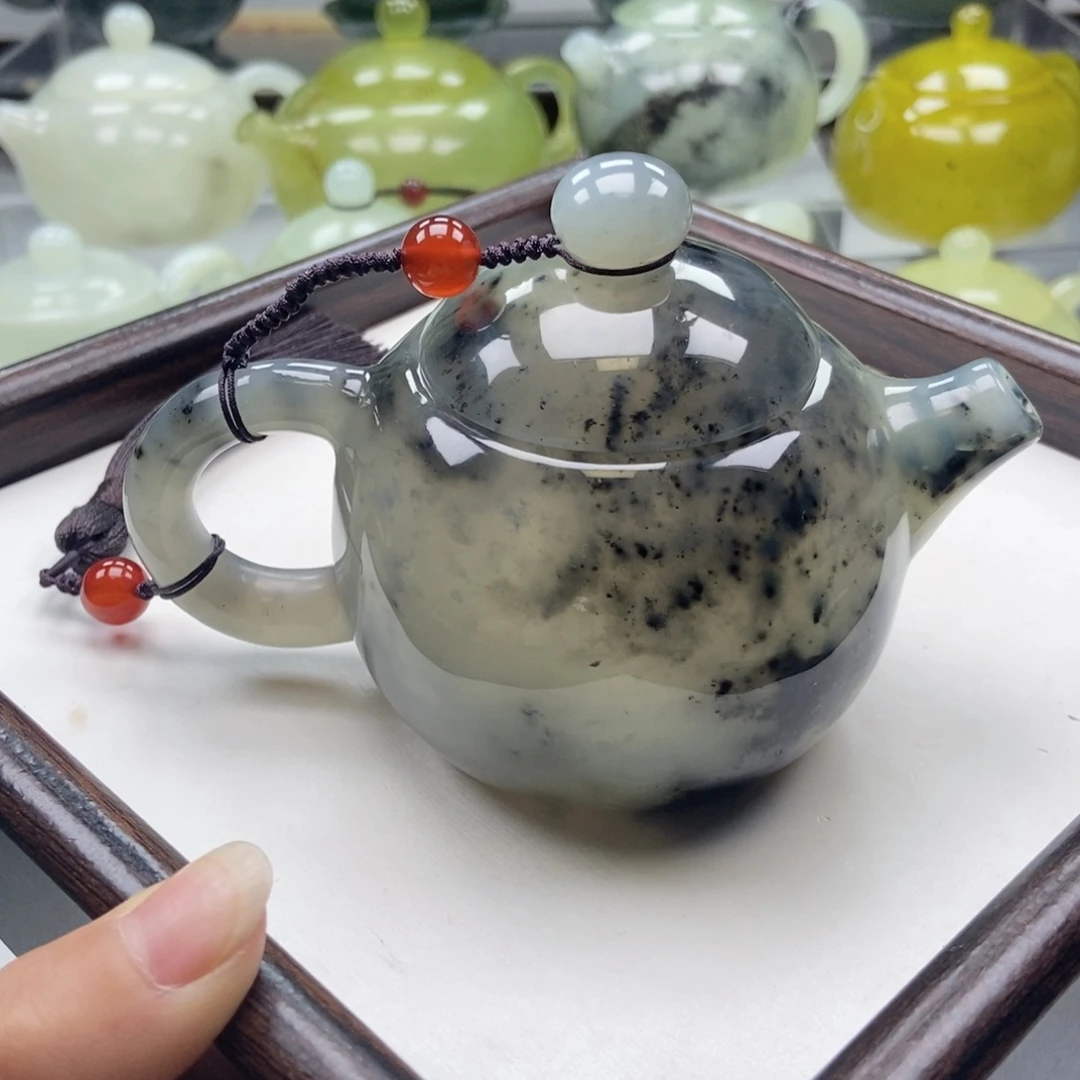 蛇纹石玉未镶嵌壶