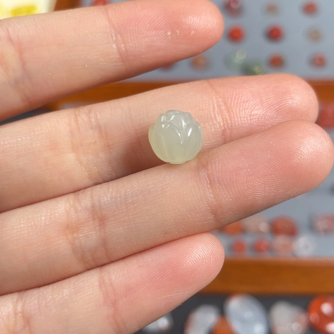 和田玉莲花珠未镶嵌