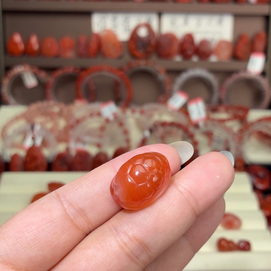 米***多南红玛瑙未镶嵌颈饰通孔龟甲