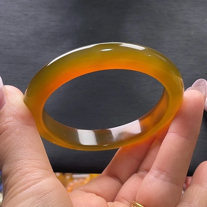 玛瑙/玉髓未镶嵌手镯61.4