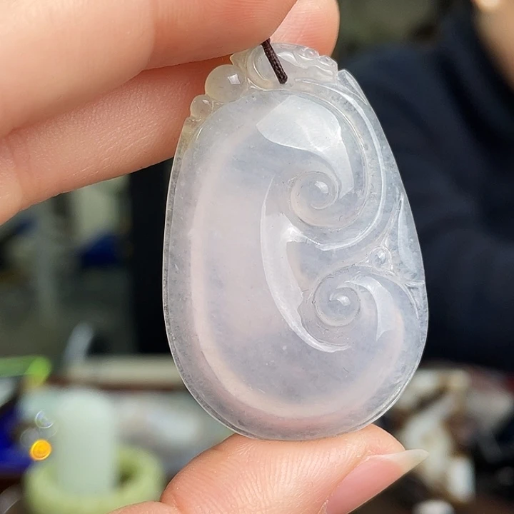 翡翠吊坠(赠链)未镶嵌