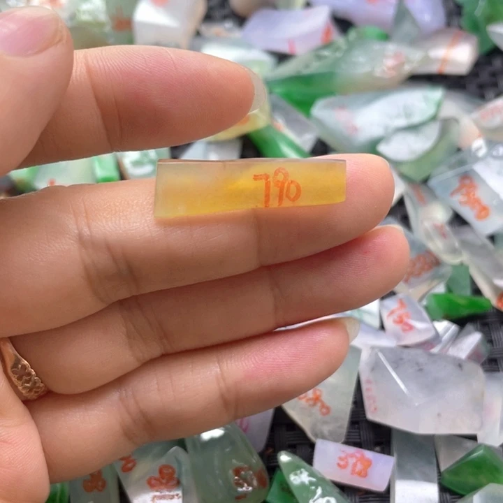 定制翡翠未镶嵌天然缅甸翡翠