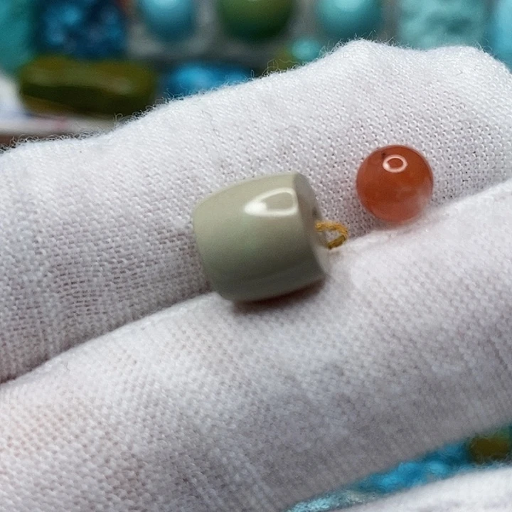 南红玛瑙未镶嵌珠宝奇石