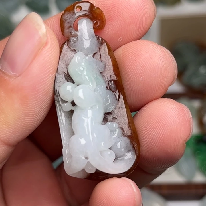 翡翠未镶嵌颈饰貔貅