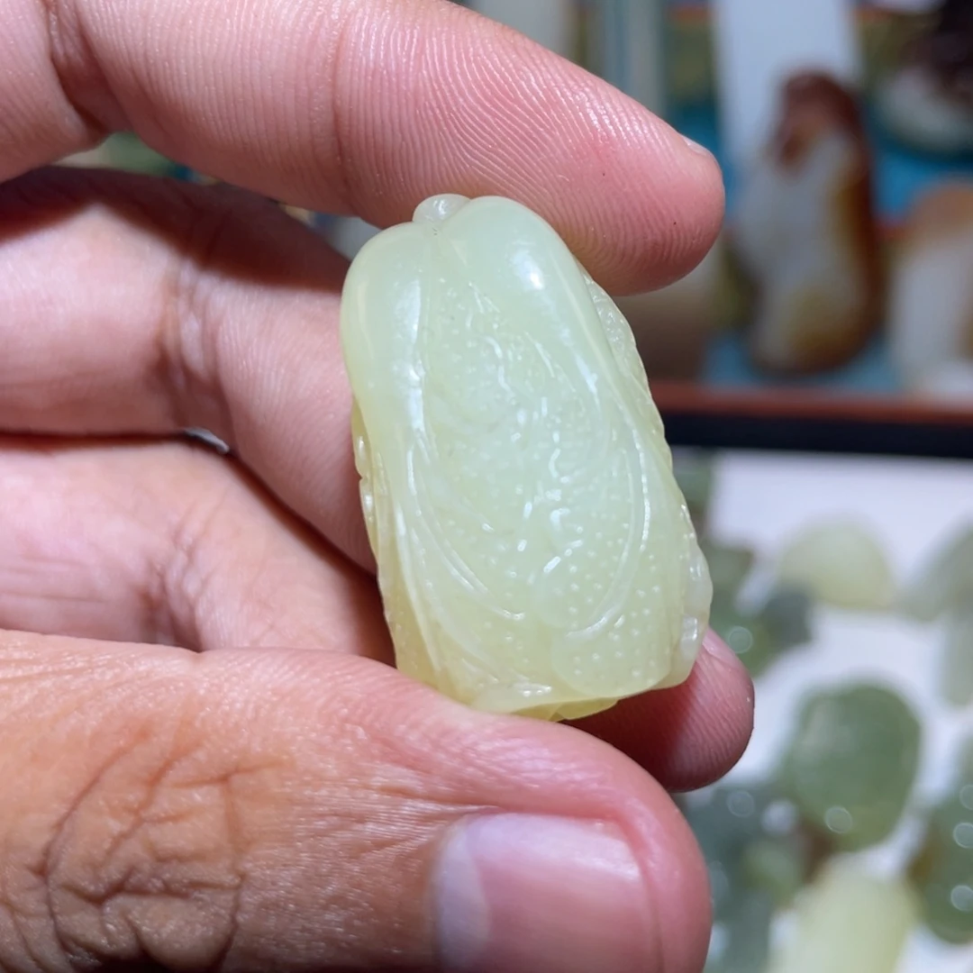 颈饰未镶嵌和田玉（糖玉）