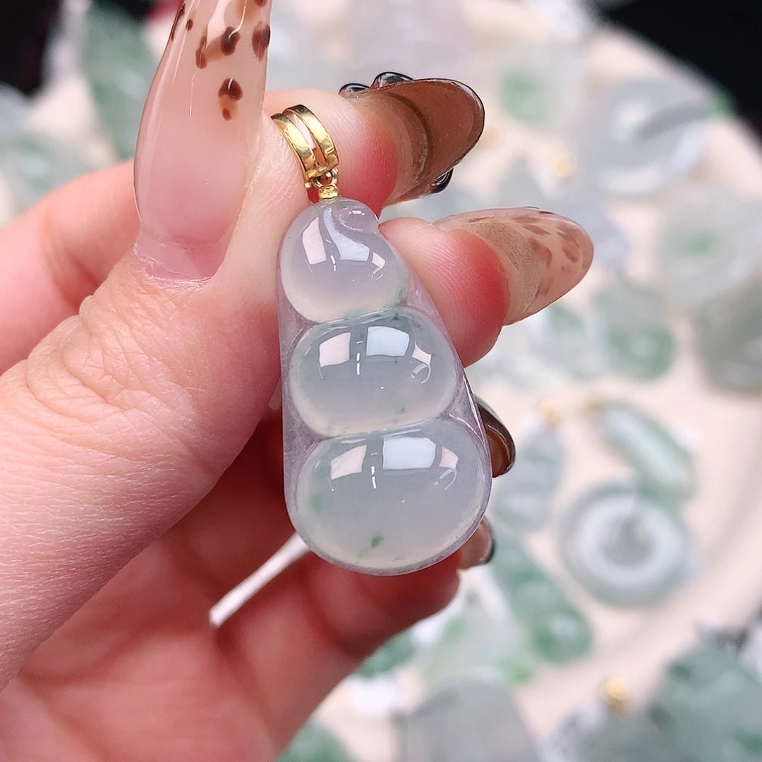 翡翠颈饰18K金镶嵌飘花豆36、28、15.6、6