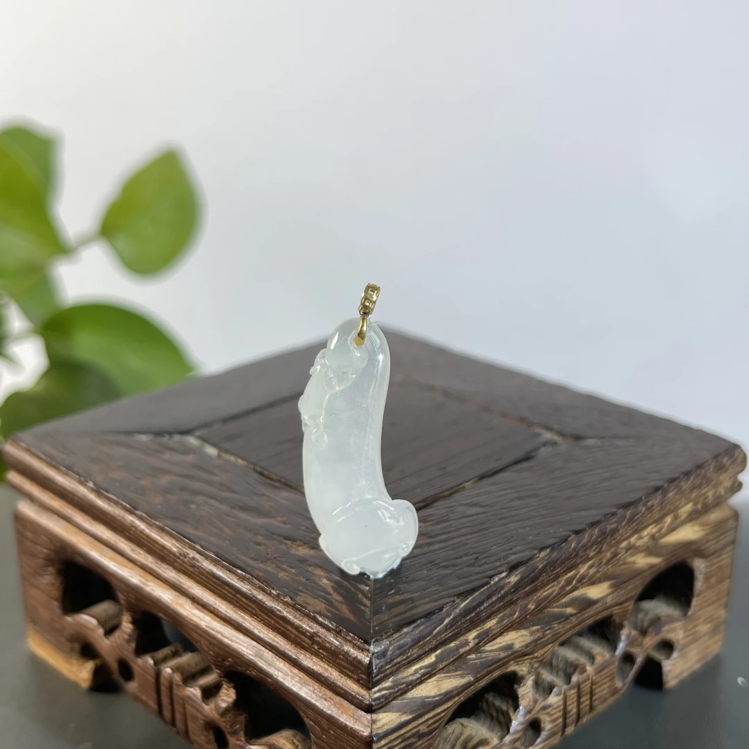 JXA31-27 天然缅甸A货翡翠 18K金扣如意