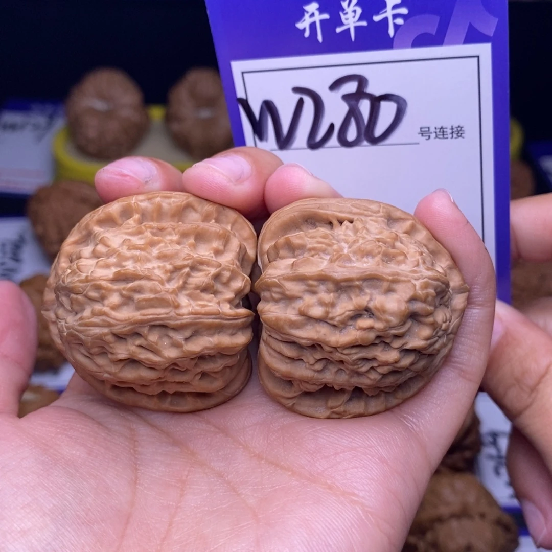 文玩核桃吊坠W280链接 全品白狮子38尺