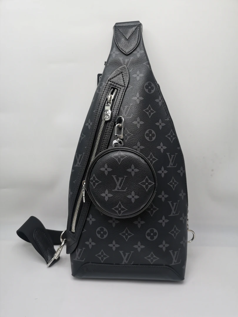99新 LouisVuitton/路易威登 97新  17869  LV黑老花胸包