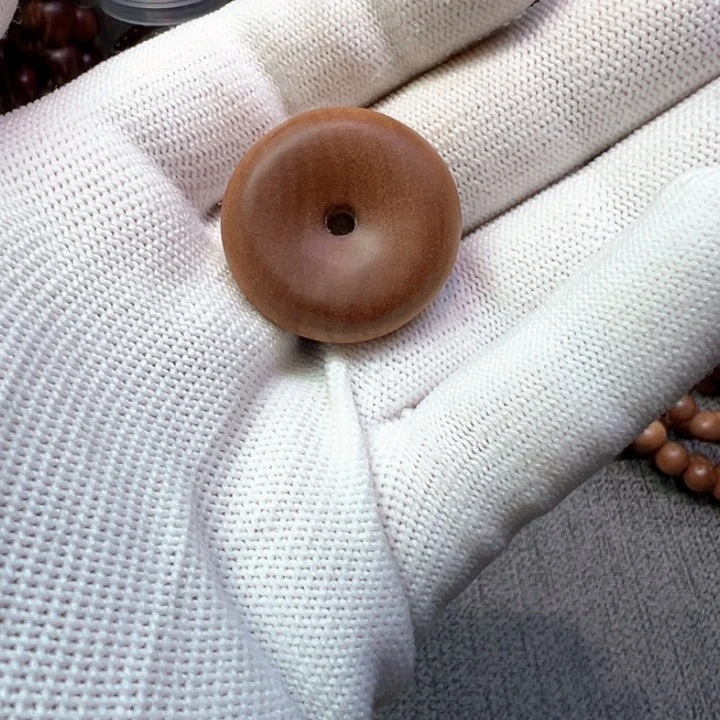 俊***成木檀香木2.8……平安扣