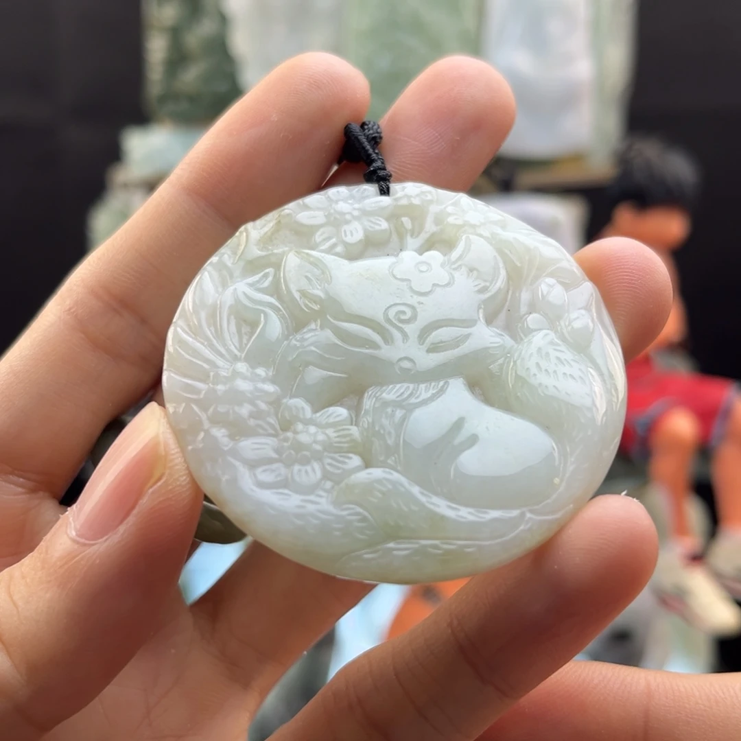 翡翠未镶嵌颈饰九尾